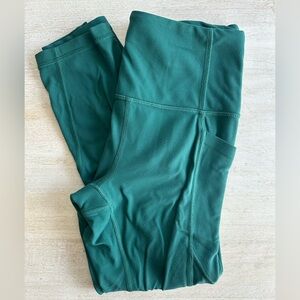 Athleta Women’s Salutation Stash High Rise Pocket Cropped Capri Leggings